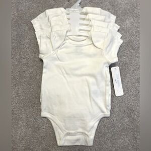 NWT Bloomin’ Baby 3-6M White Baby Onesie Bodysuit Set of 5